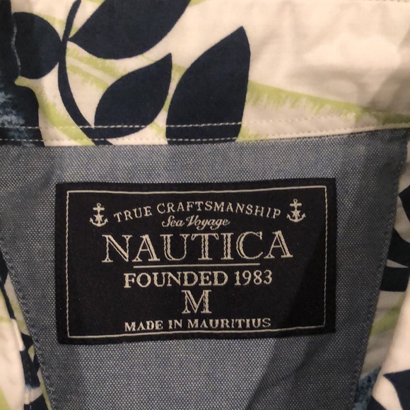 Nautica Hawaiian Shirt - Picture 2 of 3